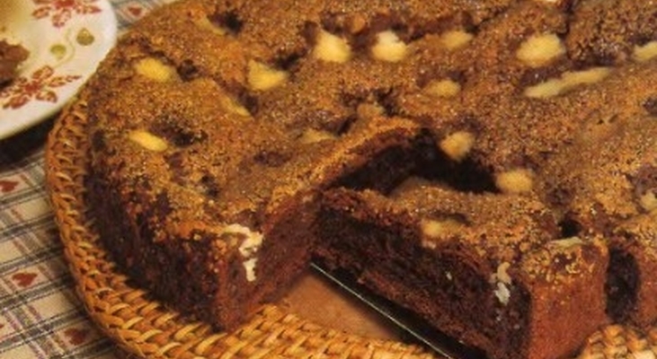 Сдобный пирог с какао и коричневым сахаром