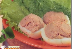 Фаршированные яйца под майонезом