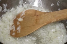 Шаг 1: Мясо курицы нарезать кусочками примерно …