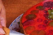 Шаг 9: По периметру торта нанести крем, …