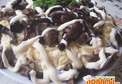 Салат "Грибное кольцо"