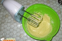 Шаг 5: Тщательно перемешаем и взобьём миксером.