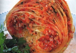 Рецепт: Капуста, фаршированная овощами и рисом  