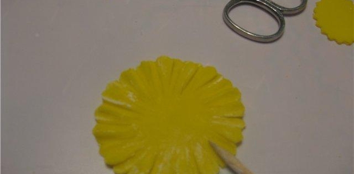 Шаг №4 МК Хризантемы, астры, дубки от аннета