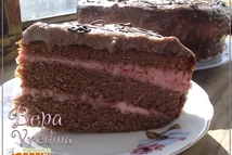 Шаг 5: На бисквит одеть кольцо, на …