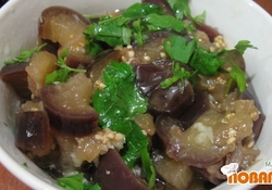 Рецепт: Баклажаны с пикантной ноткой