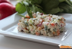 Салат с редисом, огурцами и картофелем (постный)