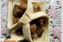 Шаг 5: Вот так скрепляем уголочки.