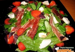 Рецепт: Салат с клубникой