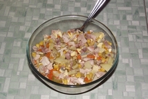 Шаг 1: Окорочок отварить, очистить от кожи …