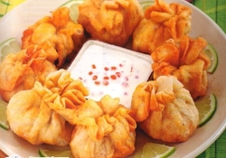 Рецепт: Хрустящие мешочки с креветками