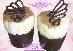 Рецепт: Нежное суфле в шоколадных стаканчиках