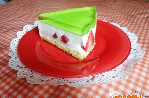 Суфлейно-желейный тортик "Первая клубничка"