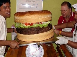Статья: В США сделали самый большой в мире гамбургер