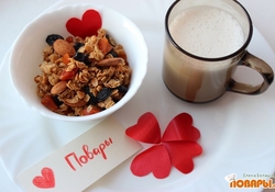 Рецепт: Миндальные мюсли с миндальным молоком к завтраку