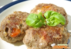 Котлеты с помидорами и сыром