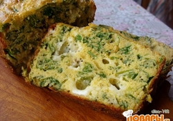 Рецепт: Кекс из кукурузной муки с черемшой и брынзой