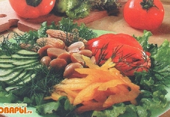 Салат грибной с овощами