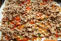 Шаг 3: В форму для выпечки выкладываем …