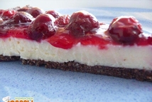 Шаг 3: Вишню с сахаром варим минут …