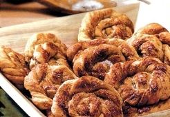 Завитушки слоеные с корицей