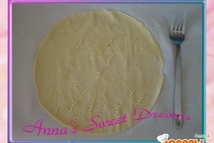 Шаг 8: Тесто разделить на коржи (разрезать …