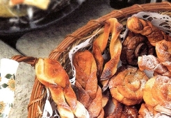 Хворост из пресного теста