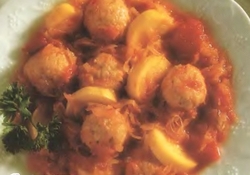 Рецепт: Тефтели с кислой капустой