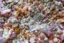 Шаг 5: Смешать, посолить, поперчить, всыпать чеснок, …