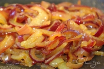 Шаг 1: Свинину нарезать полосками, обжарить с …