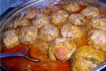 Шаг 2: Готовим соус.Масло нагреть.Тушить лук втечении …