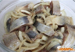 Селедка под горчичным соусом