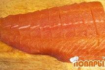 Шаг 1: Рыбное филе нарезаем брусочками толщиной …