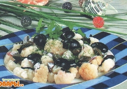 Рецепт: Салат из цветной капусты с анчоусами