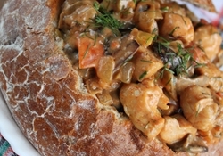 Рецепт: Фрикасе в хлебе