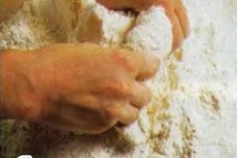 Шаг 2: Быстро разомните сливочное масло, тщательно …