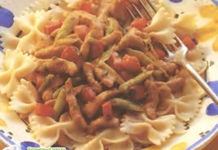 Фарфалле с телятиной и перцем