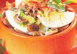 Рецепт: Яйца, запеченные с грибами и луком