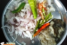 Шаг 1: Икру хорошенько промыть, нарезать небольшими …