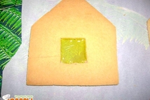 Шаг 18: Чайной ложкой вылить карамель в …