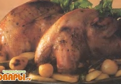 Жареный фазан с начинкой из каштанов и брусники