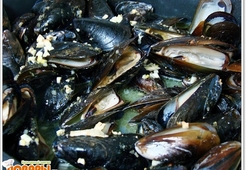 Мидии в чесночном соусе