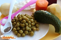 Шаг 1: На пару готовим свеклу, картофель, …