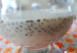 Кунжутное молоко с медом и чиа