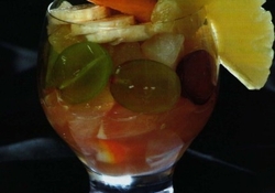 Рецепт: Грейпфрутовый салат с личи по-китайски  