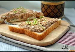 Рецепт: Бутерброды с тунцом и сыром