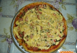 Рецепт: Пицца с грибами, колбасой и морепродуктами