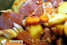 Шаг 1: Свинину нарезать кусочками, как нравится. …