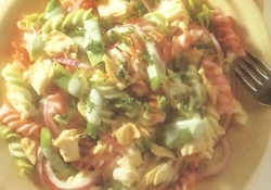 Рецепт: Салат из тунца и фузилли