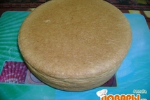 Шаг 4: Перелить тесто в форму, дно …